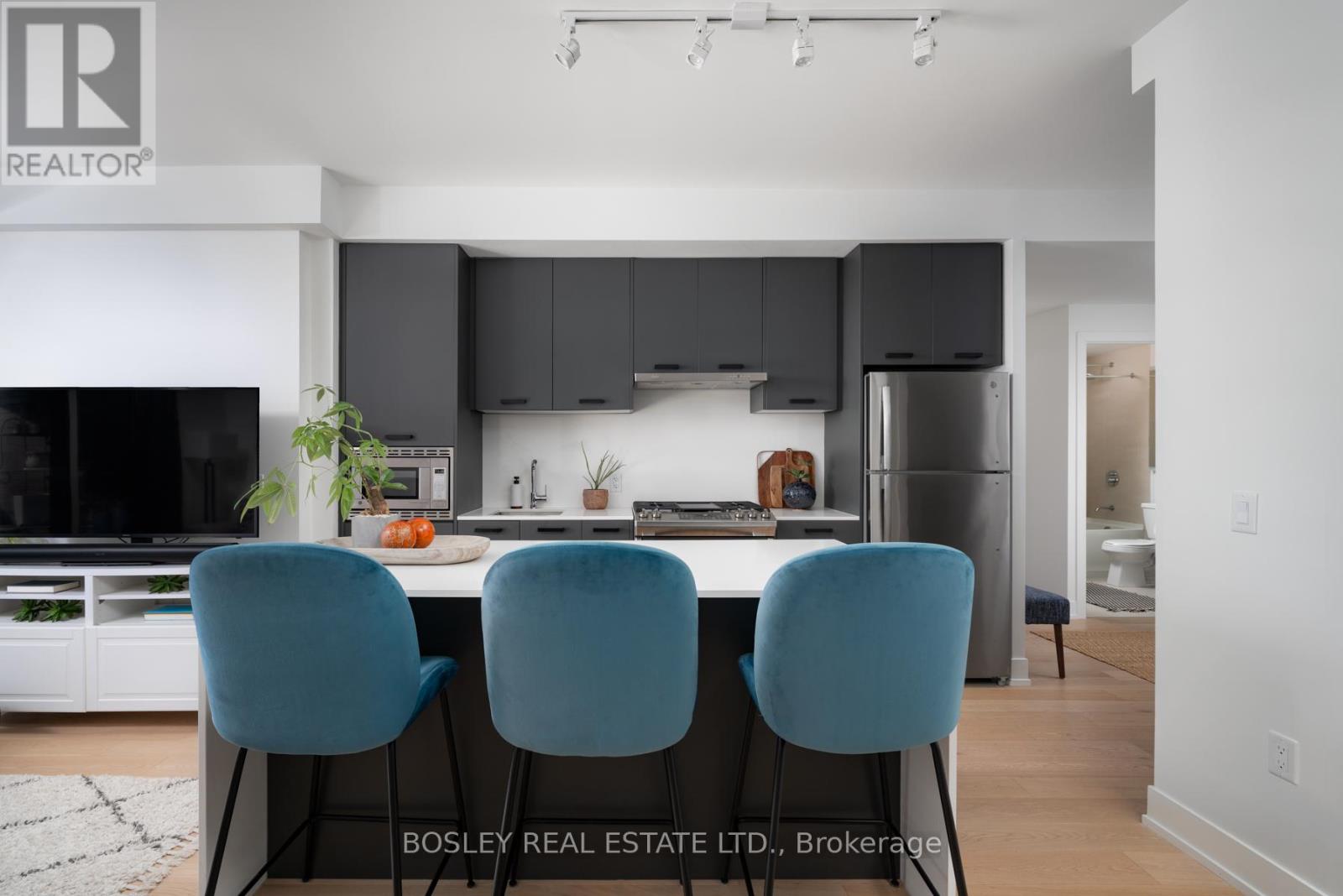Photo 5 of 508 1331 Queen Street E, Toronto ON