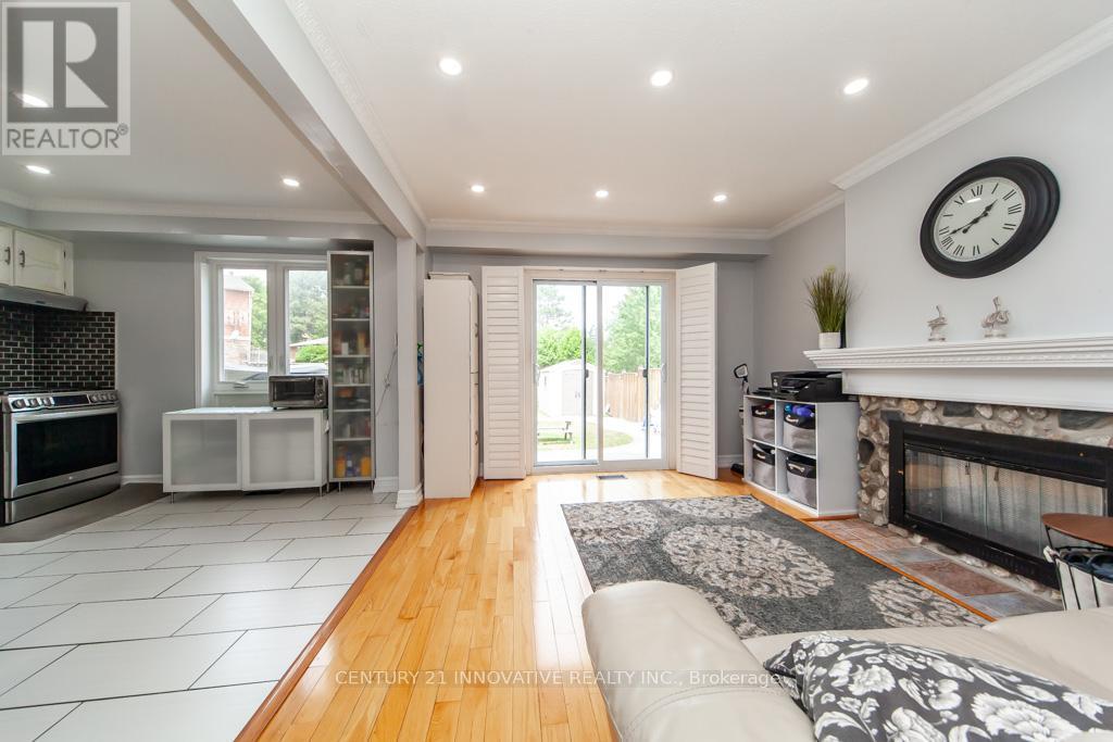 Photo 12 of 79 Mcknight Drive, Toronto ON