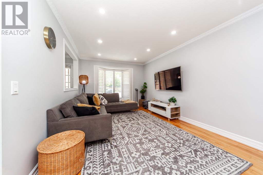 Photo 8 of 79 Mcknight Drive, Toronto ON