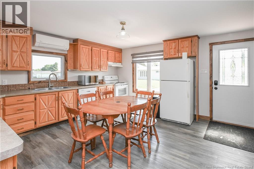 Photo 14 of 171 12 E Rue Street, Shippagan NB