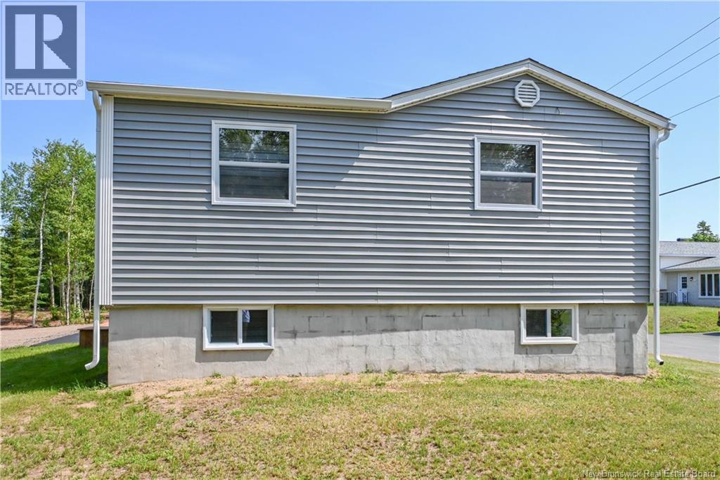 Photo 9 of 171 12 E Rue Street, Shippagan NB