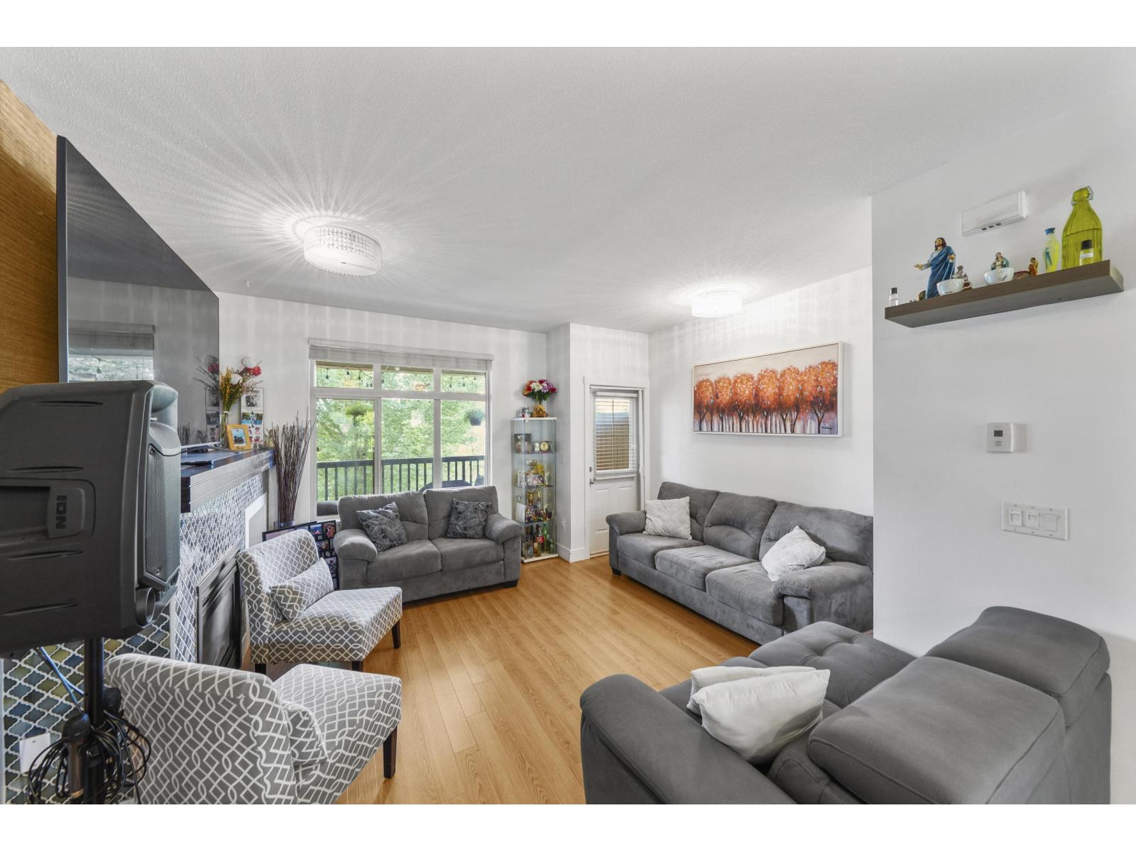 Photo 11 of 15 19478 65 Avenue, Surrey BC