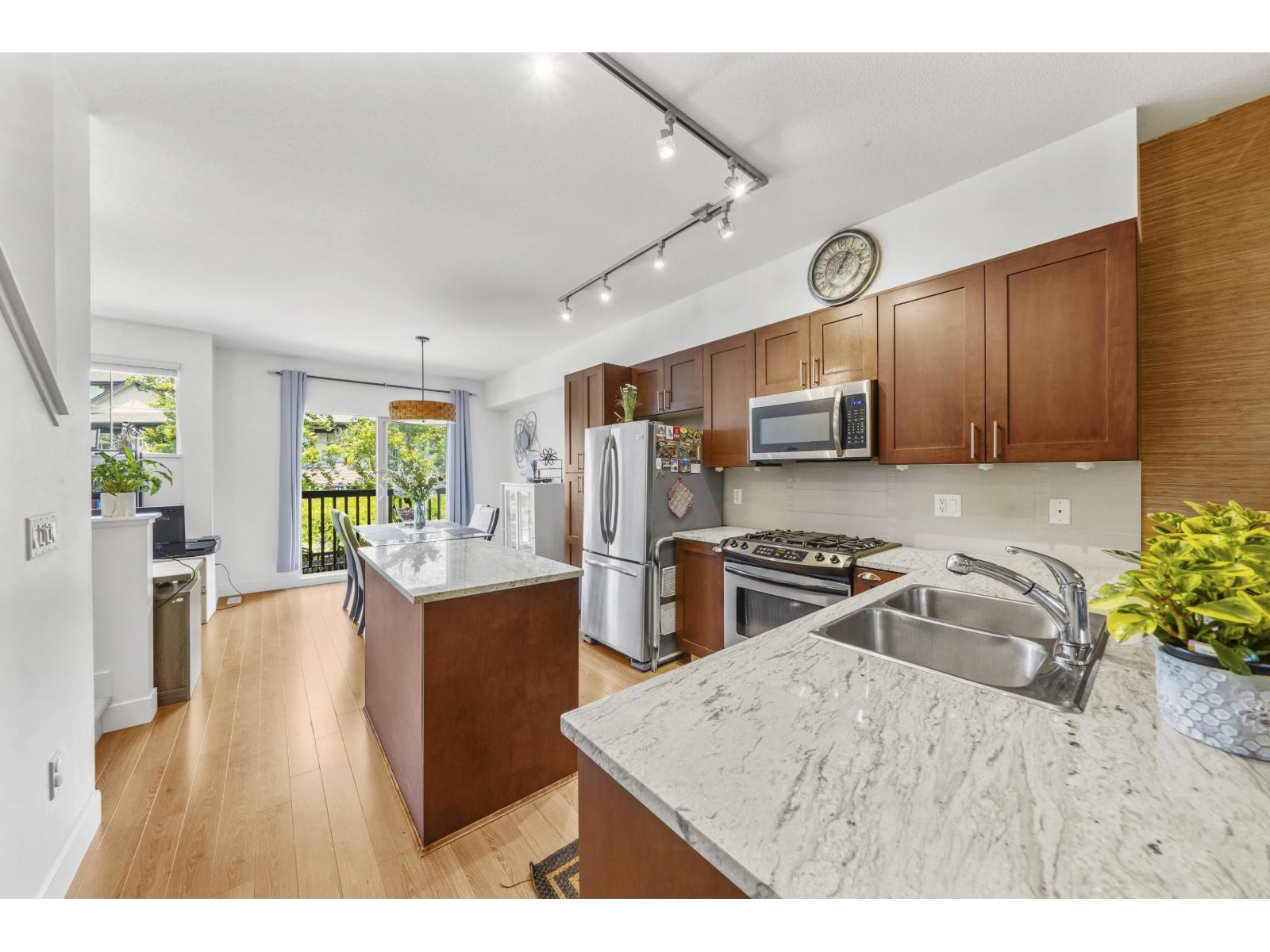 Photo 1 of 15 19478 65 Avenue, Surrey BC