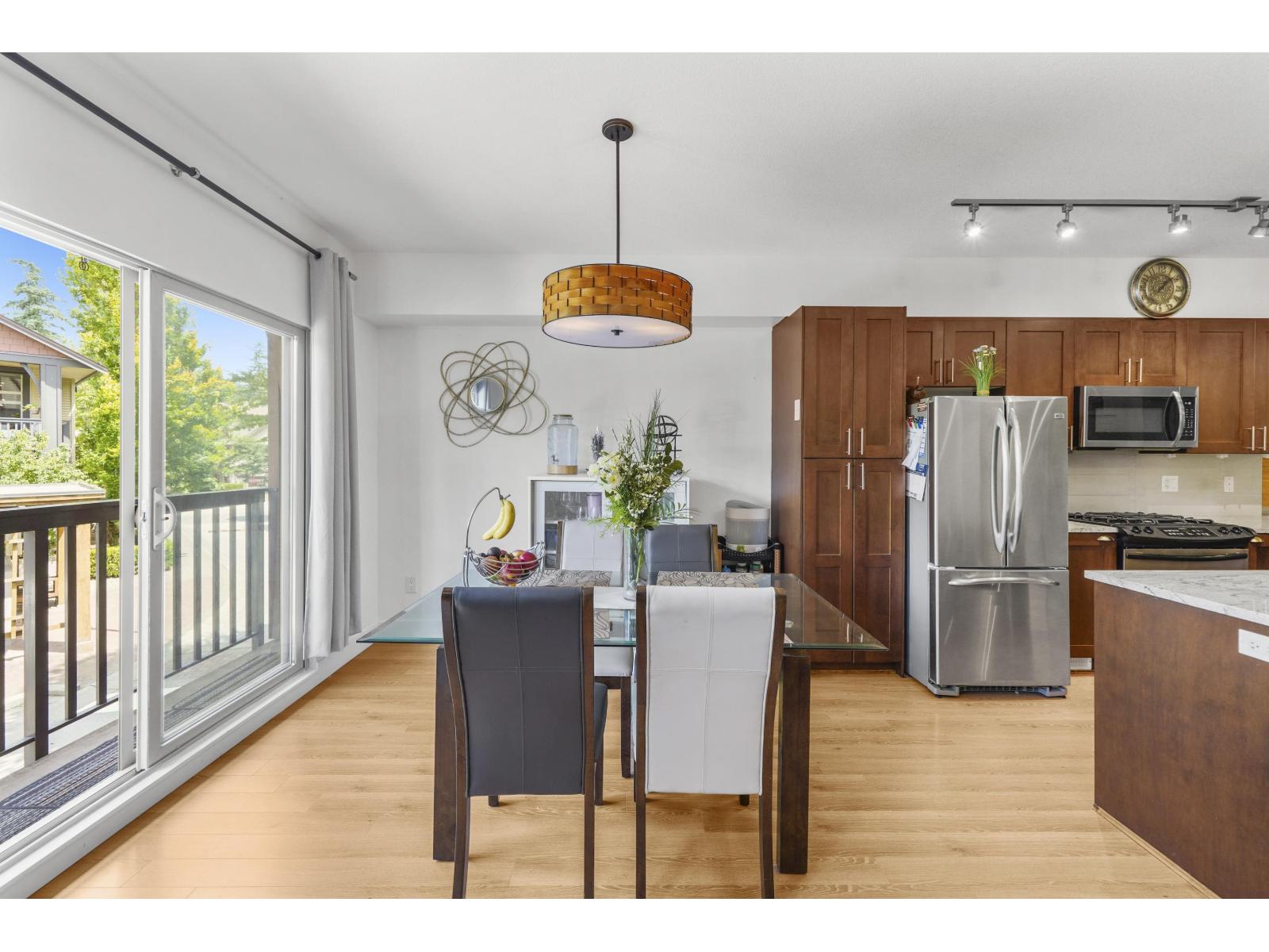 Photo 9 of 15 19478 65 Avenue, Surrey BC