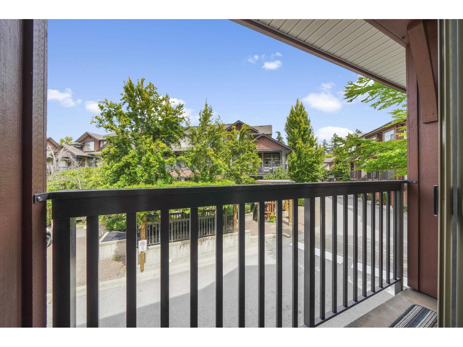 Photo 26 of 15 19478 65 Avenue, Surrey BC