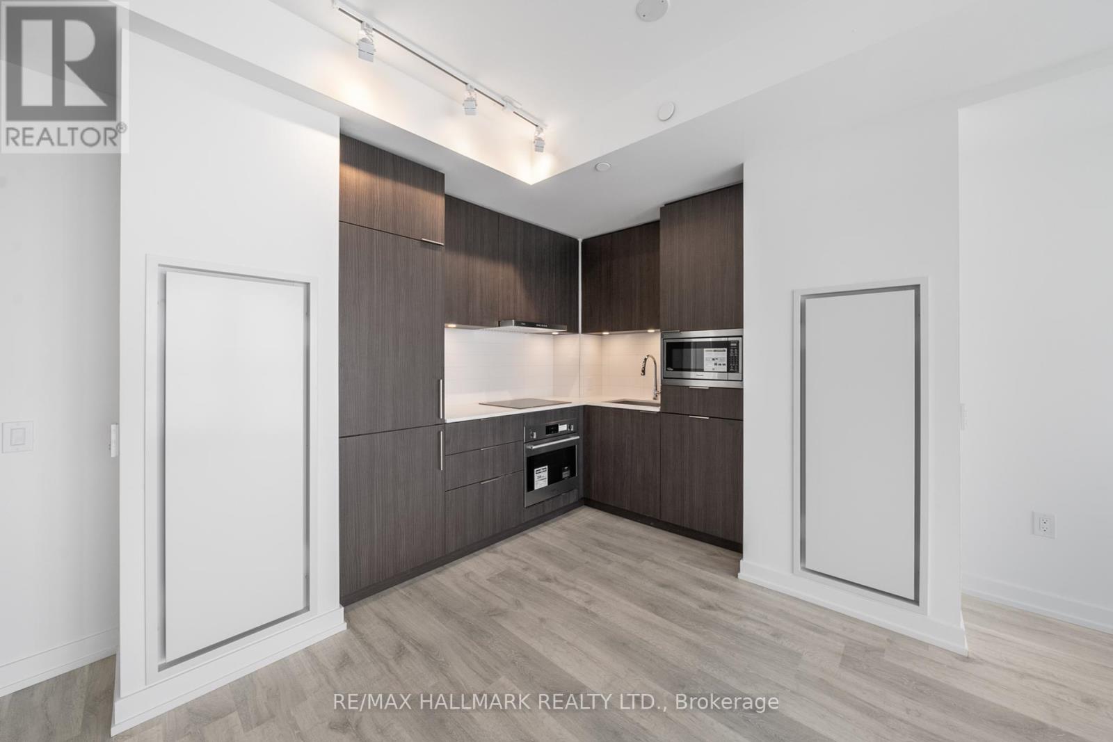 Photo 1 of N 2708 7 Golden Lion Heights, Toronto ON