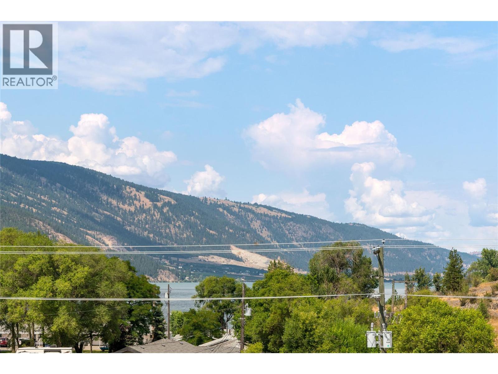 #17 3719 WOODSDALE ROAD - 21