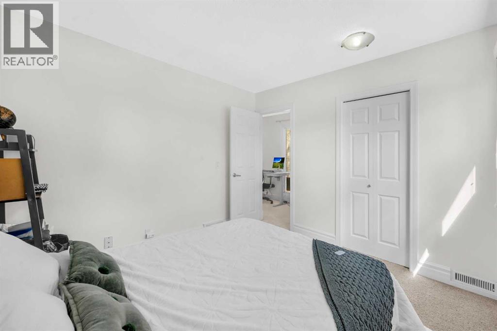 Single Family House for Sale in   Avenue NE Tuxedo Park Calgary 
