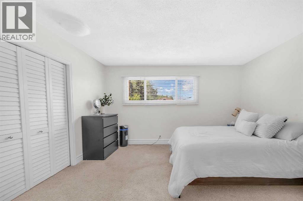 Single Family House for Sale in   Avenue NE Tuxedo Park Calgary 