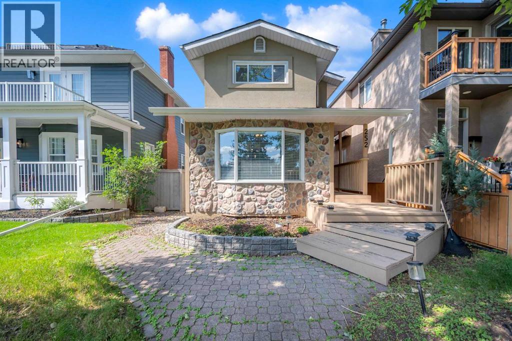 Single Family House for Sale in   Avenue NE Tuxedo Park Calgary 