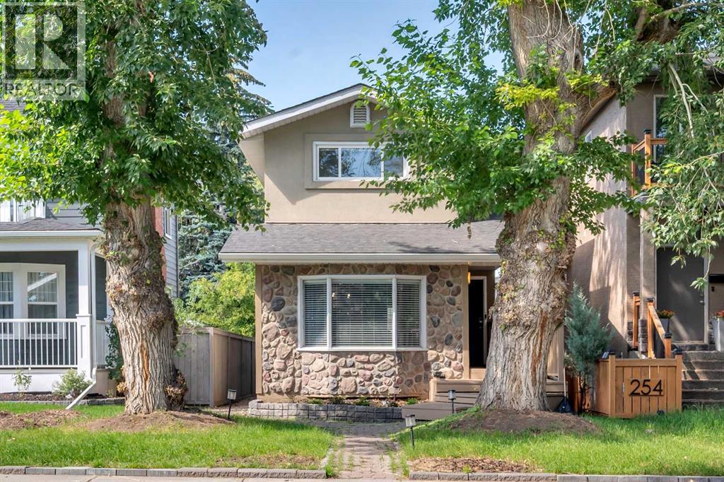 Single Family House for Sale in   Avenue NE Tuxedo Park Calgary 