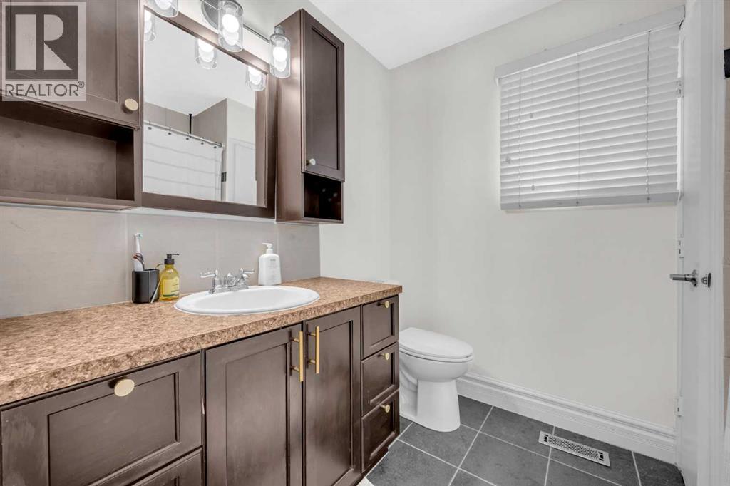 Single Family House for Sale in   Avenue NE Tuxedo Park Calgary 