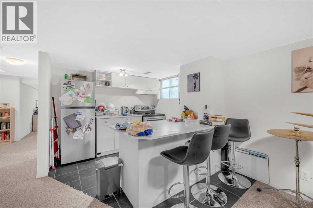 Single Family House for Sale in   Avenue NE Tuxedo Park Calgary 