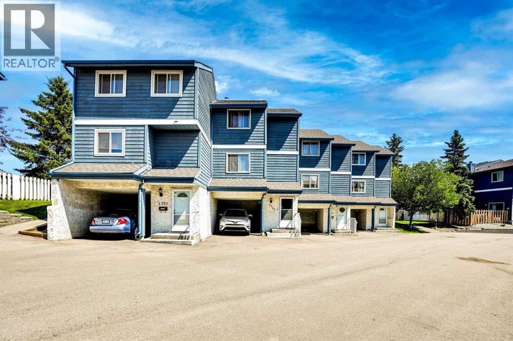 Single Family House 4 Level for Sale in    Street NE Marlborough Calgary 