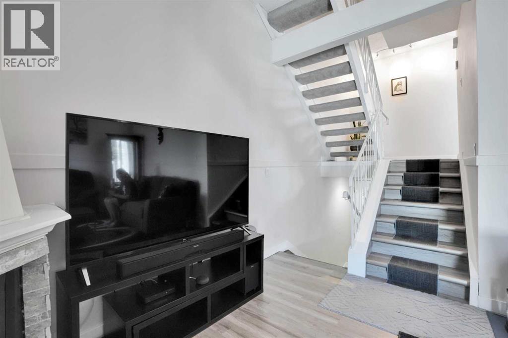 Single Family House 4 Level for Sale in    Street NE Marlborough Calgary 