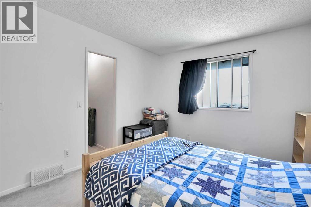 Single Family House 4 Level for Sale in    Street NE Marlborough Calgary 