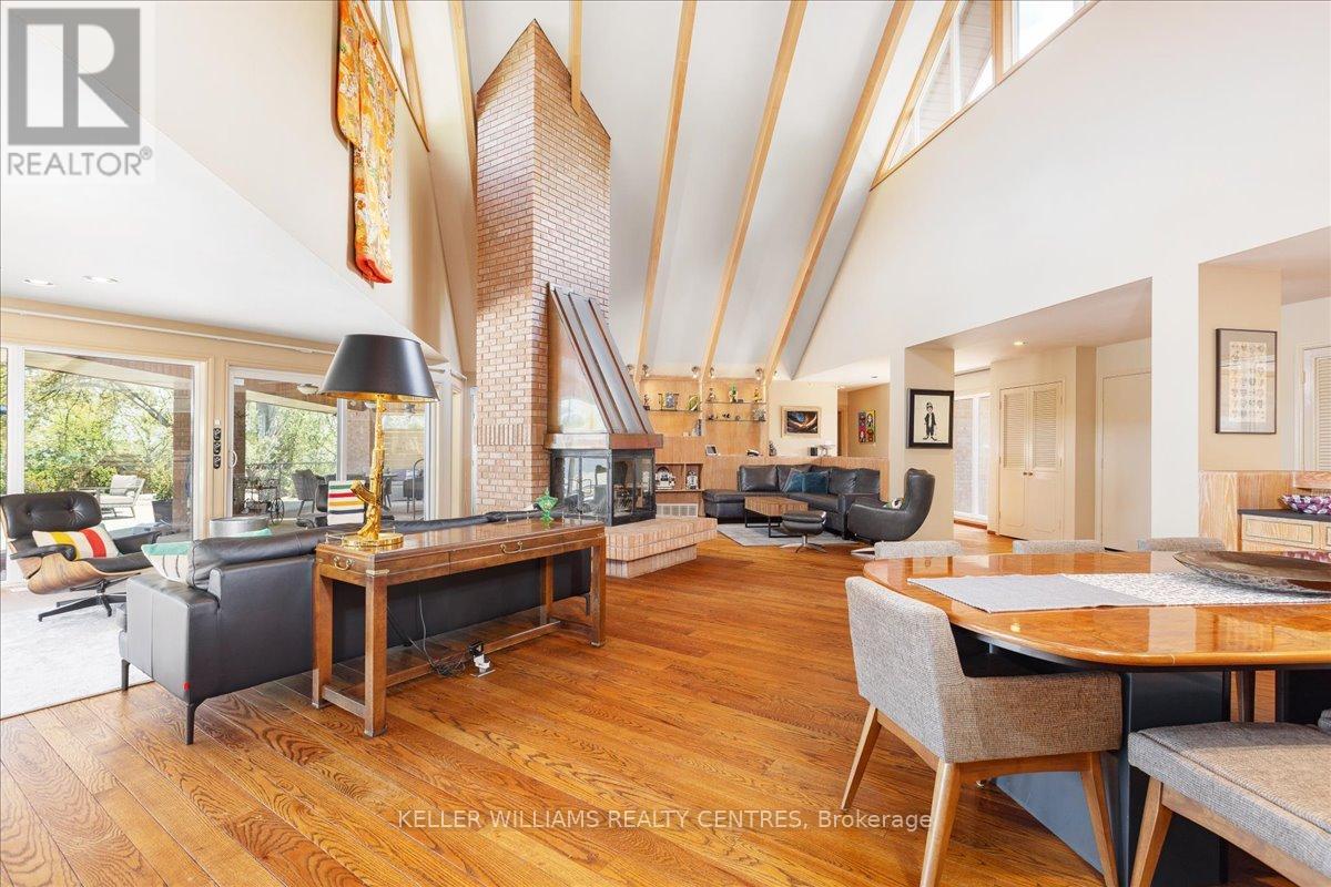 Photo 11 of 700 Lake Drive N, Georgina ON