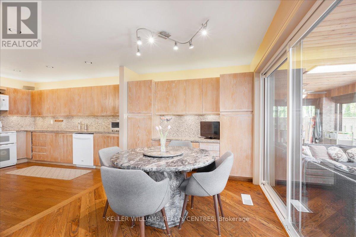 Photo 18 of 700 Lake Drive N, Georgina ON