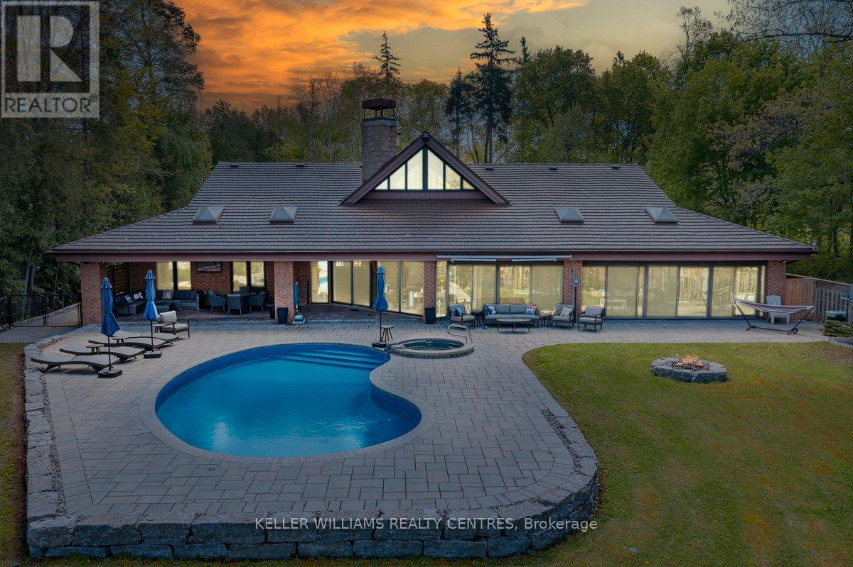 Photo 2 of 700 Lake Drive N, Georgina ON