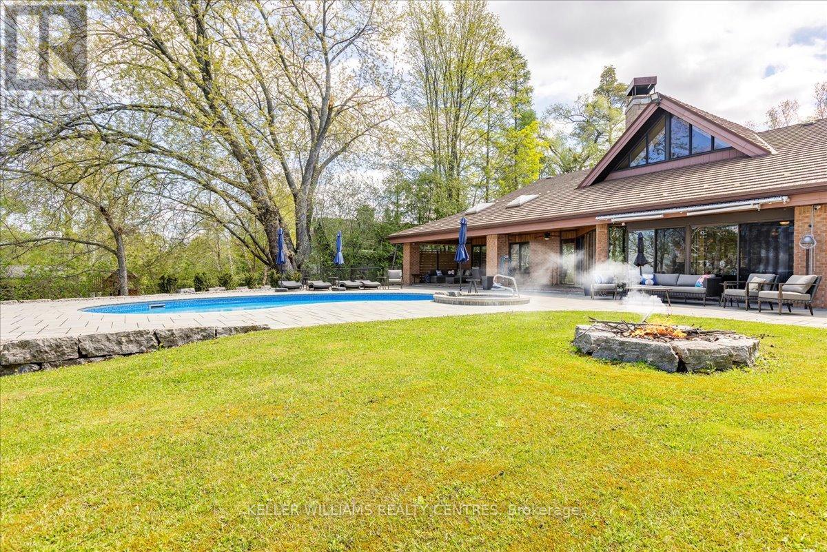 Photo 32 of 700 Lake Drive N, Georgina ON