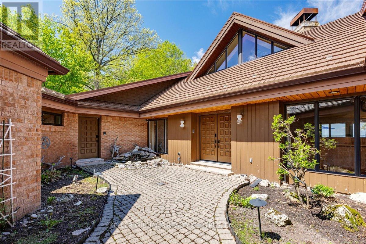 Photo 9 of 700 Lake Drive N, Georgina ON