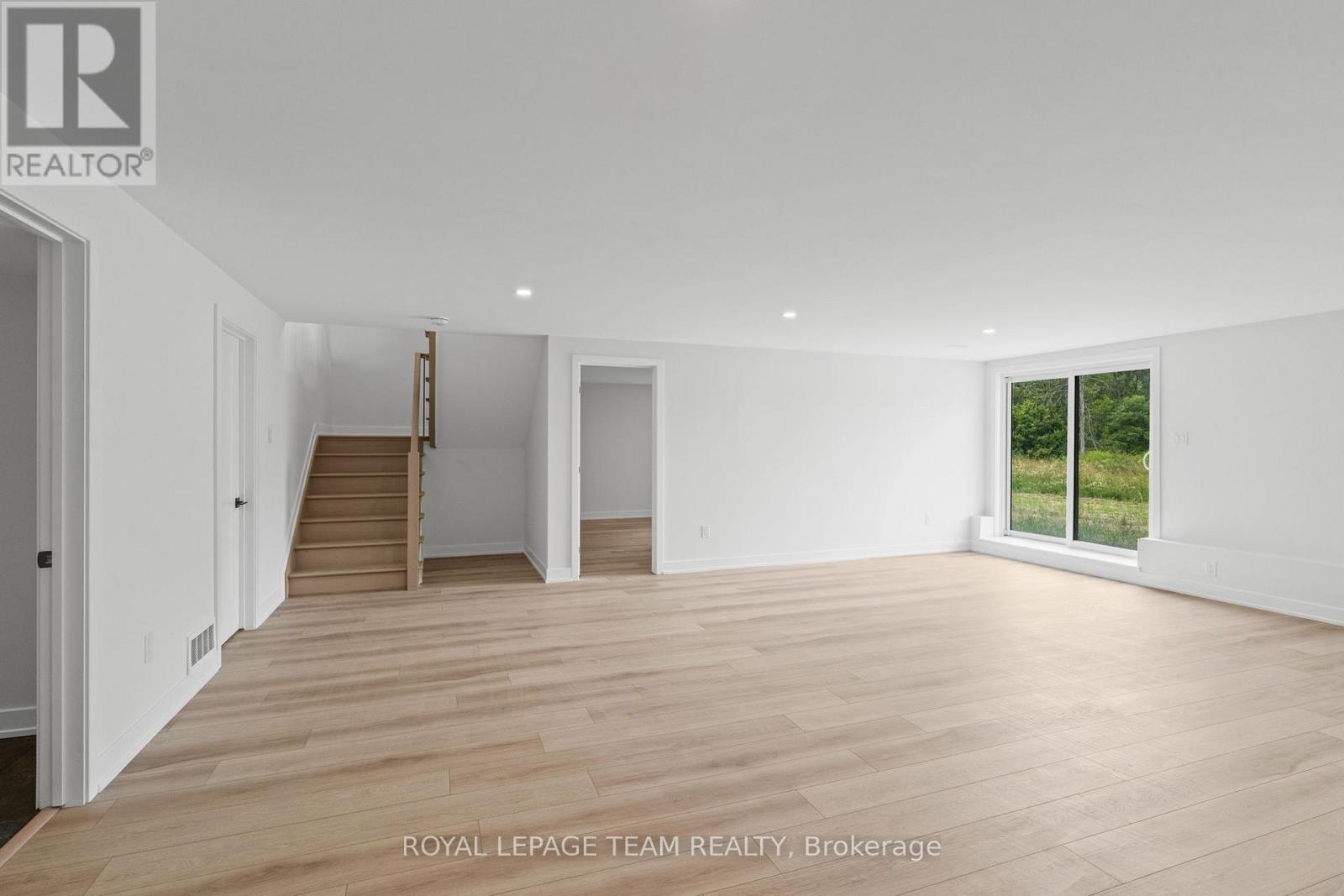Photo 4 of 1184 Jamieson Lane, Renfrew ON