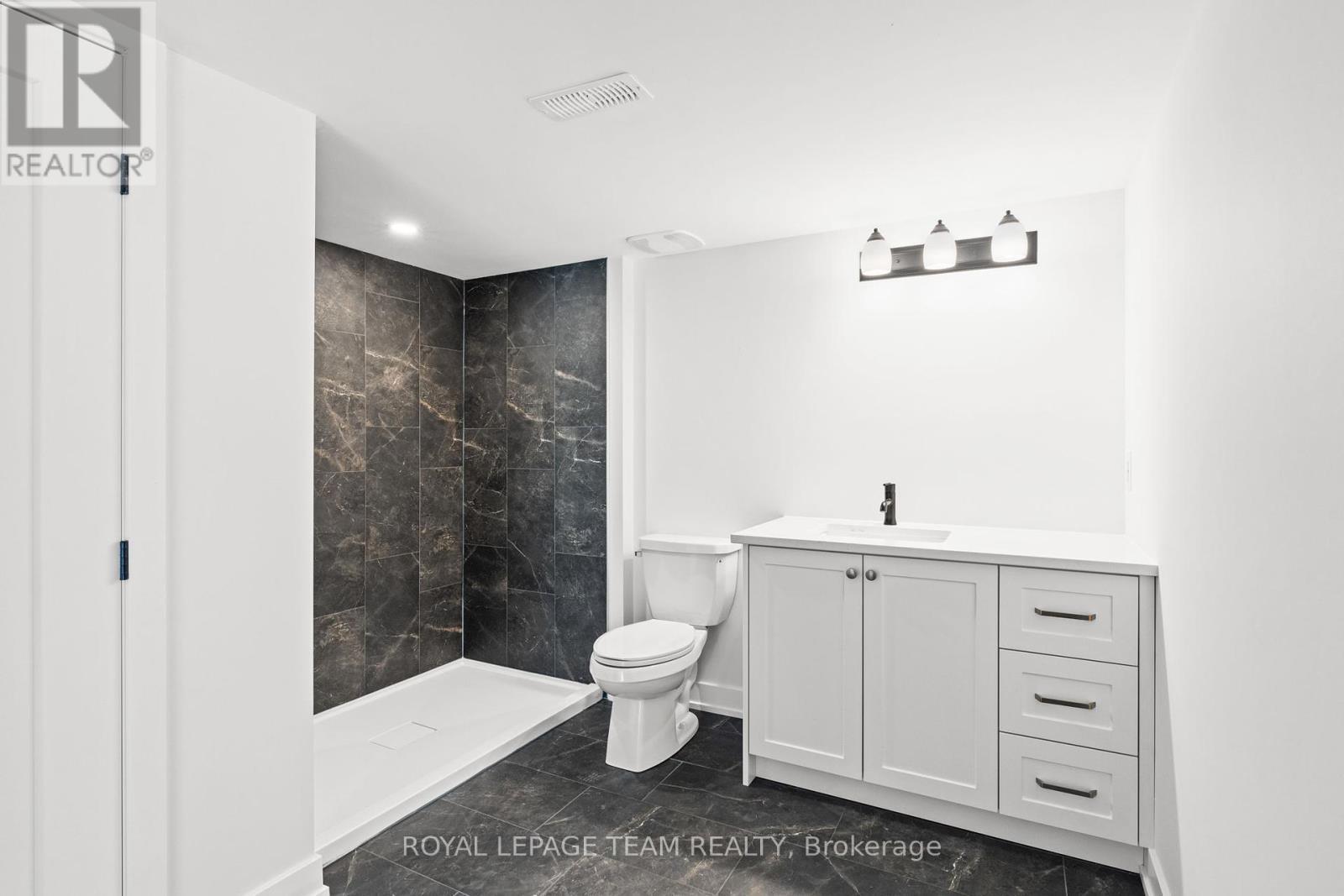 Photo 10 of 1184 Jamieson Lane, Renfrew ON