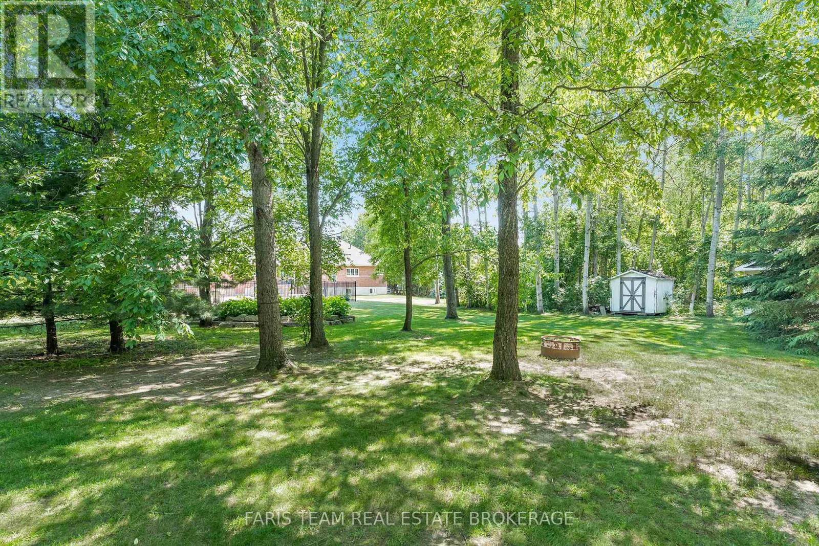 Photo 28 of 35 Parr Boulevard, Springwater ON