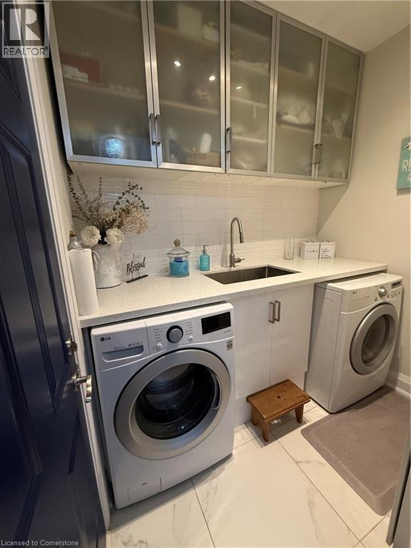 Photo 16 of 11 Donatello Court, Hamilton ON