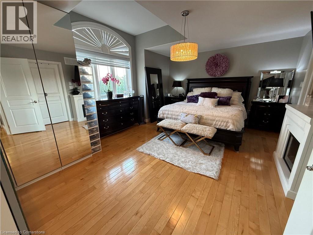 Photo 17 of 11 Donatello Court, Hamilton ON