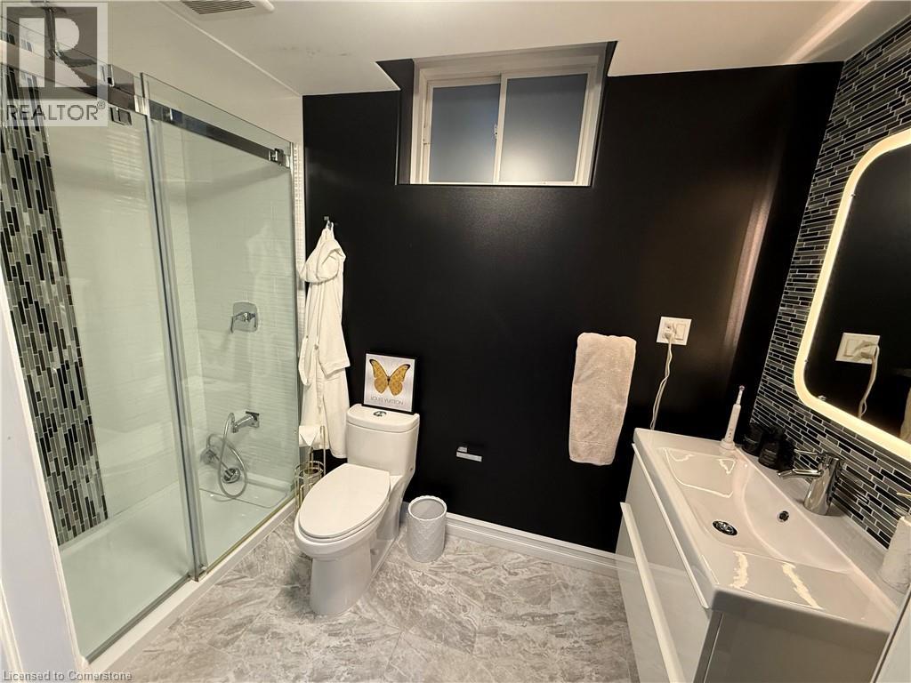 Photo 30 of 11 Donatello Court, Hamilton ON