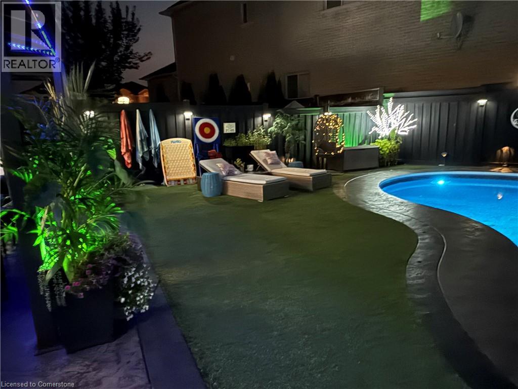 Photo 47 of 11 Donatello Court, Hamilton ON