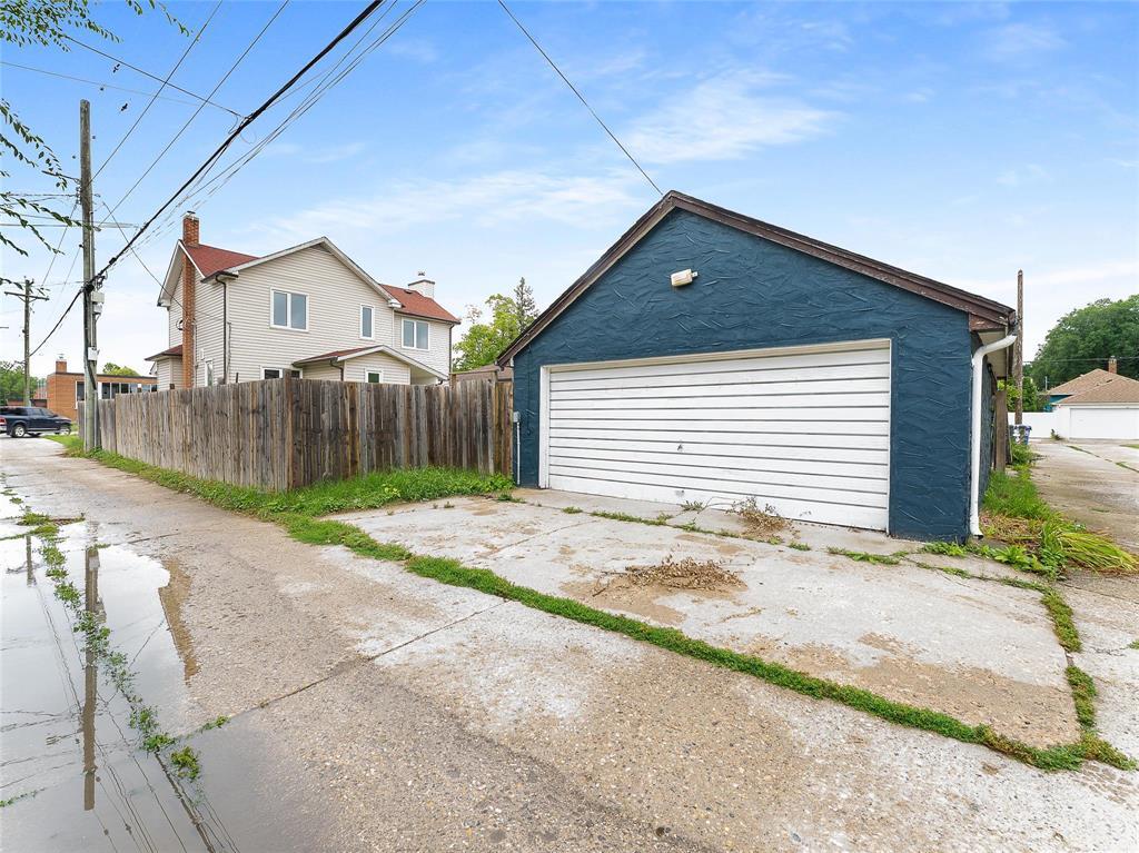 Photo 3 of 600 Aikins Street, Winnipeg MB