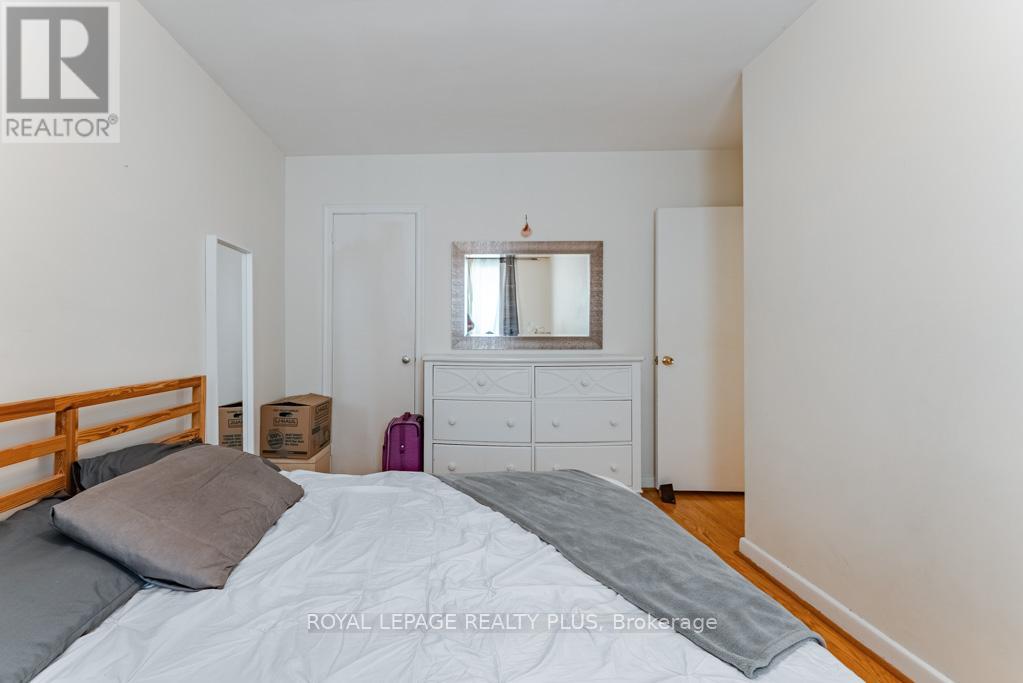 Photo 19 of 431 Sherin Drive, Oakville ON