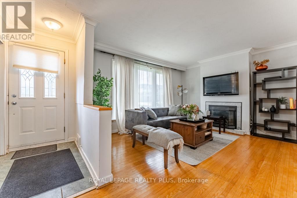 Photo 6 of 431 Sherin Drive, Oakville ON