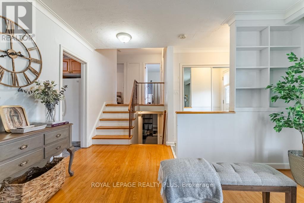 Photo 9 of 431 Sherin Drive, Oakville ON