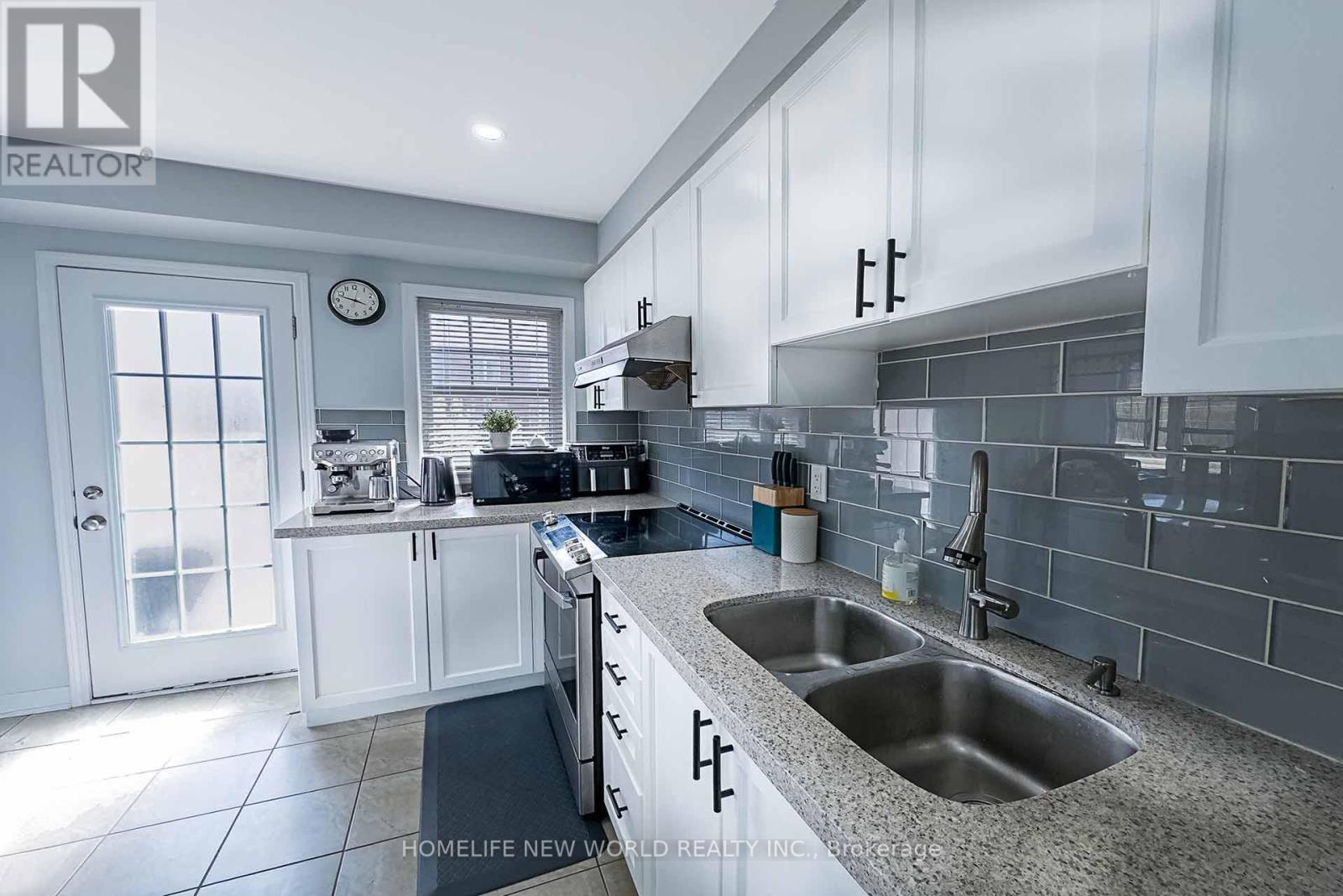 Photo 11 of 1593 Leblanc Court, Milton ON