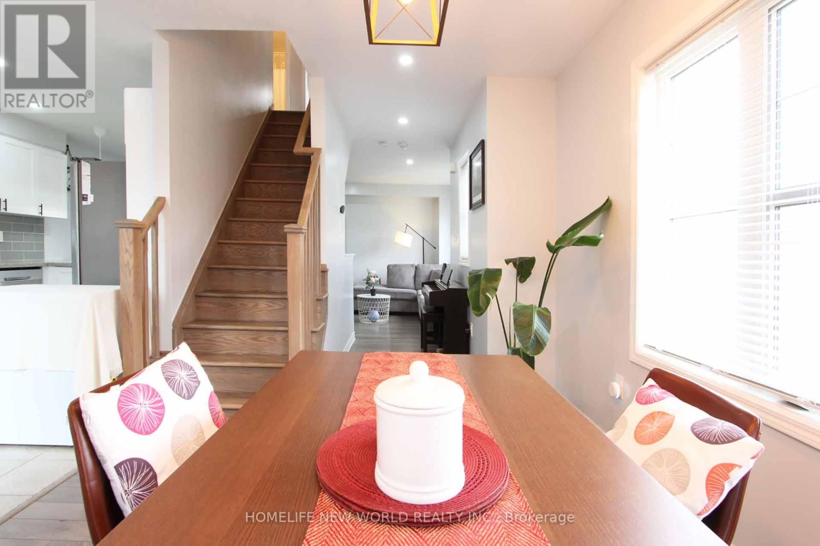 Photo 13 of 1593 Leblanc Court, Milton ON