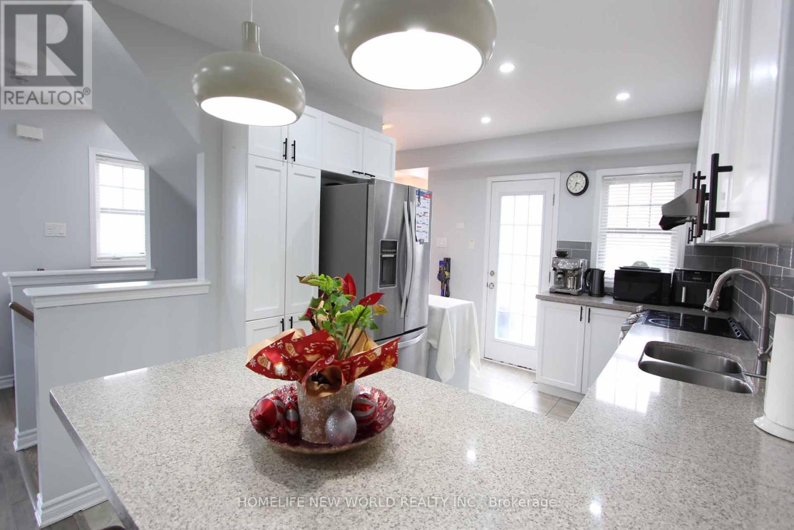 Photo 8 of 1593 Leblanc Court, Milton ON