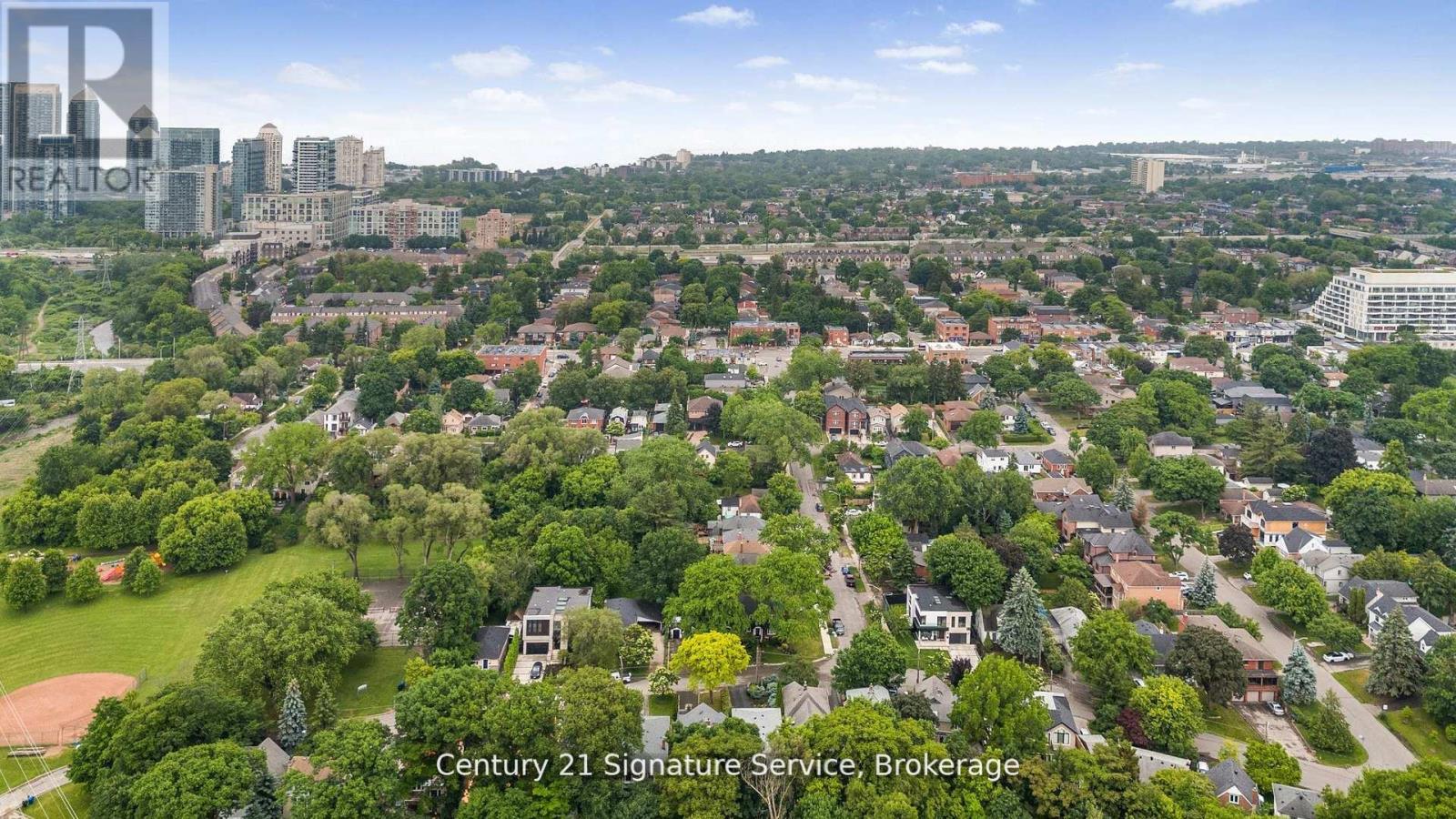 Photo 27 of 33 Mcintosh Avenue, Toronto ON