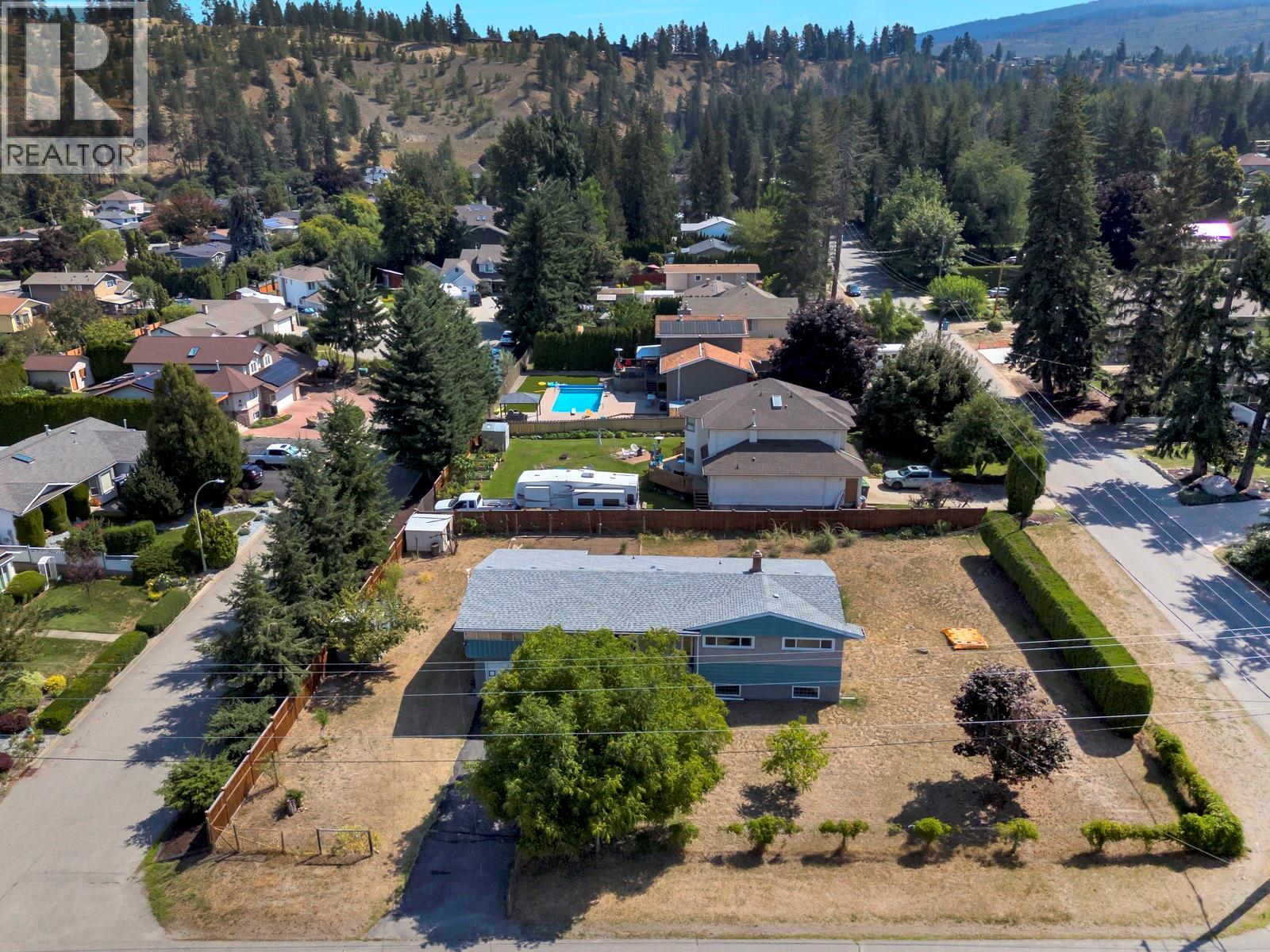 Photo 2 of 4693 Raymer Road, Kelowna BC