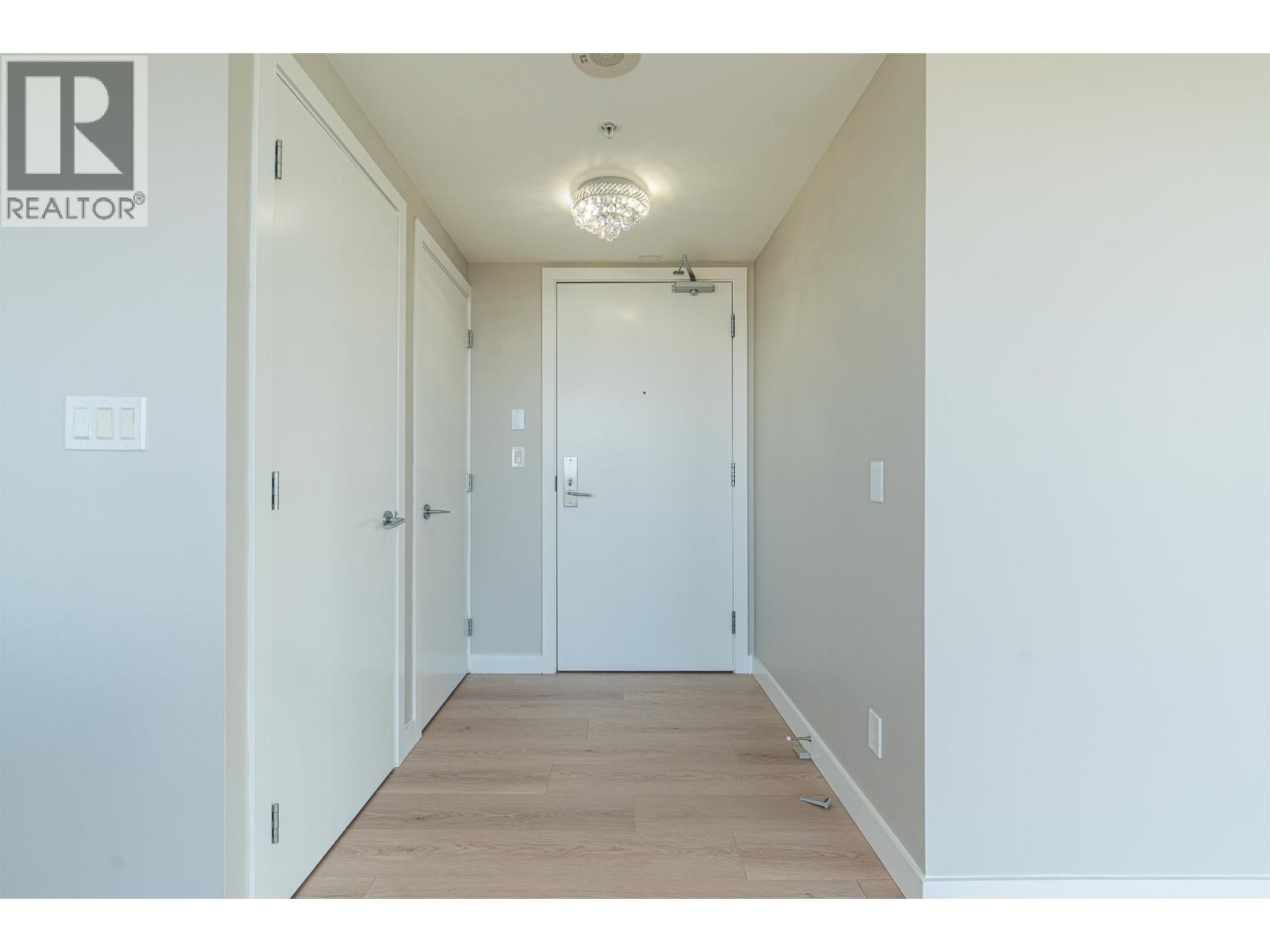 Photo 11 of 902 6180 Cooney Road, Richmond BC