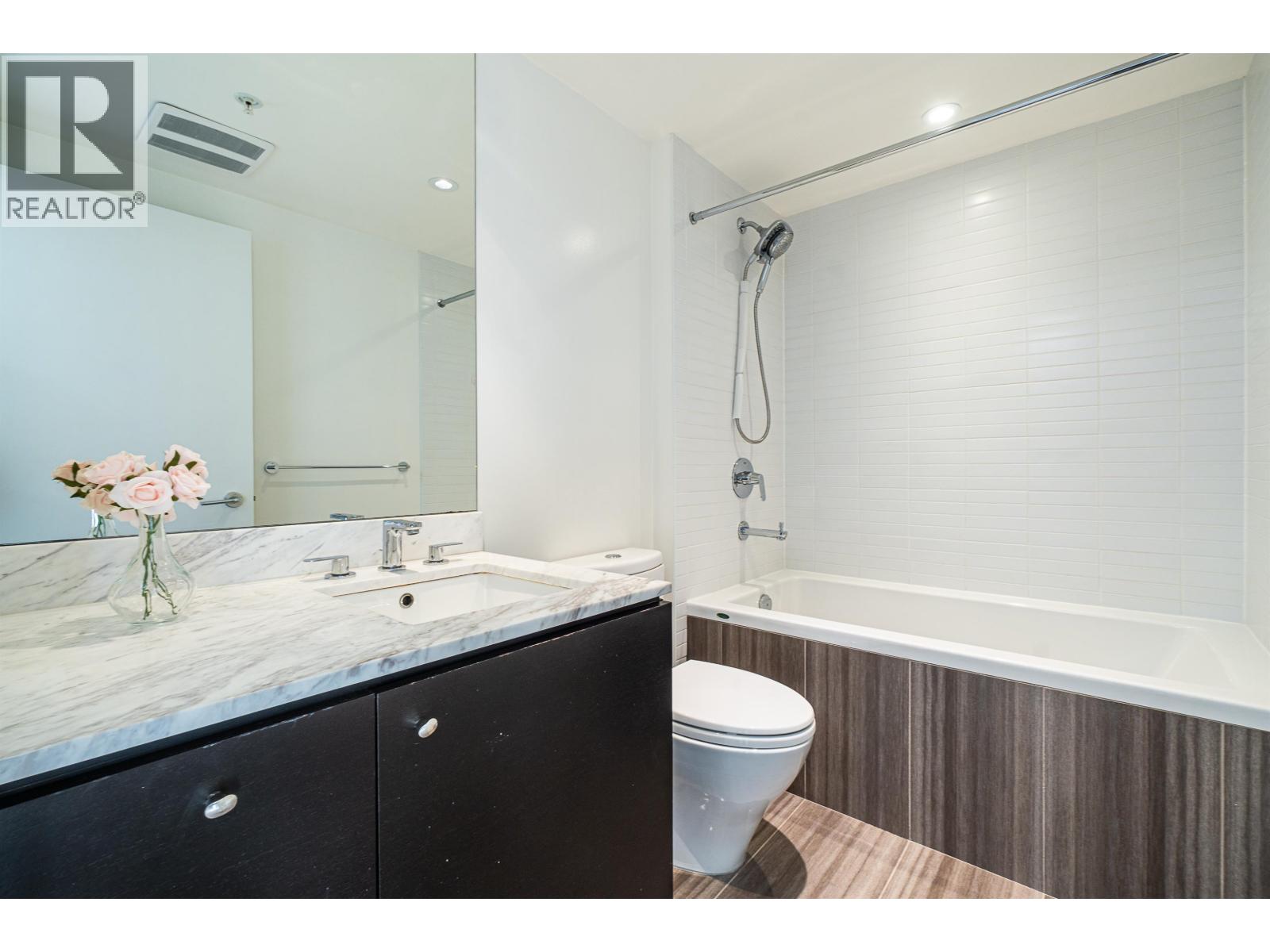 Photo 18 of 902 6180 Cooney Road, Richmond BC