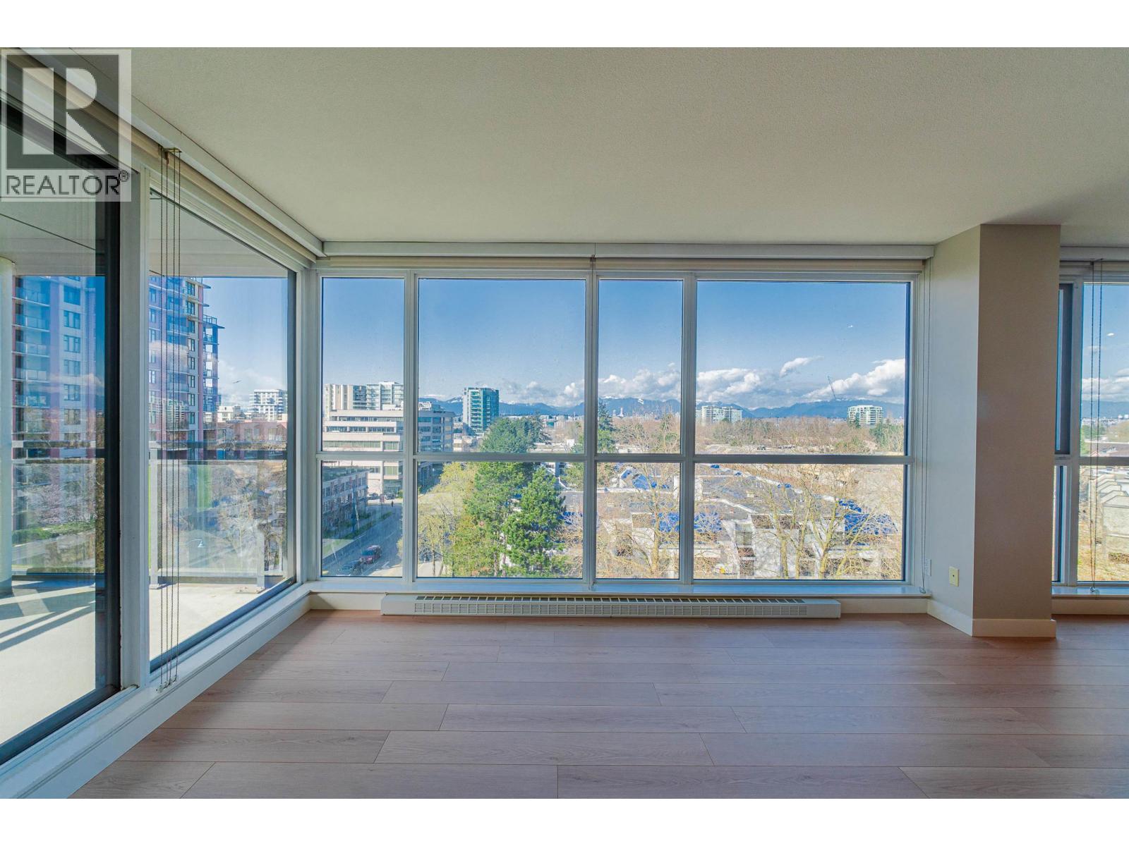 Photo 3 of 902 6180 Cooney Road, Richmond BC