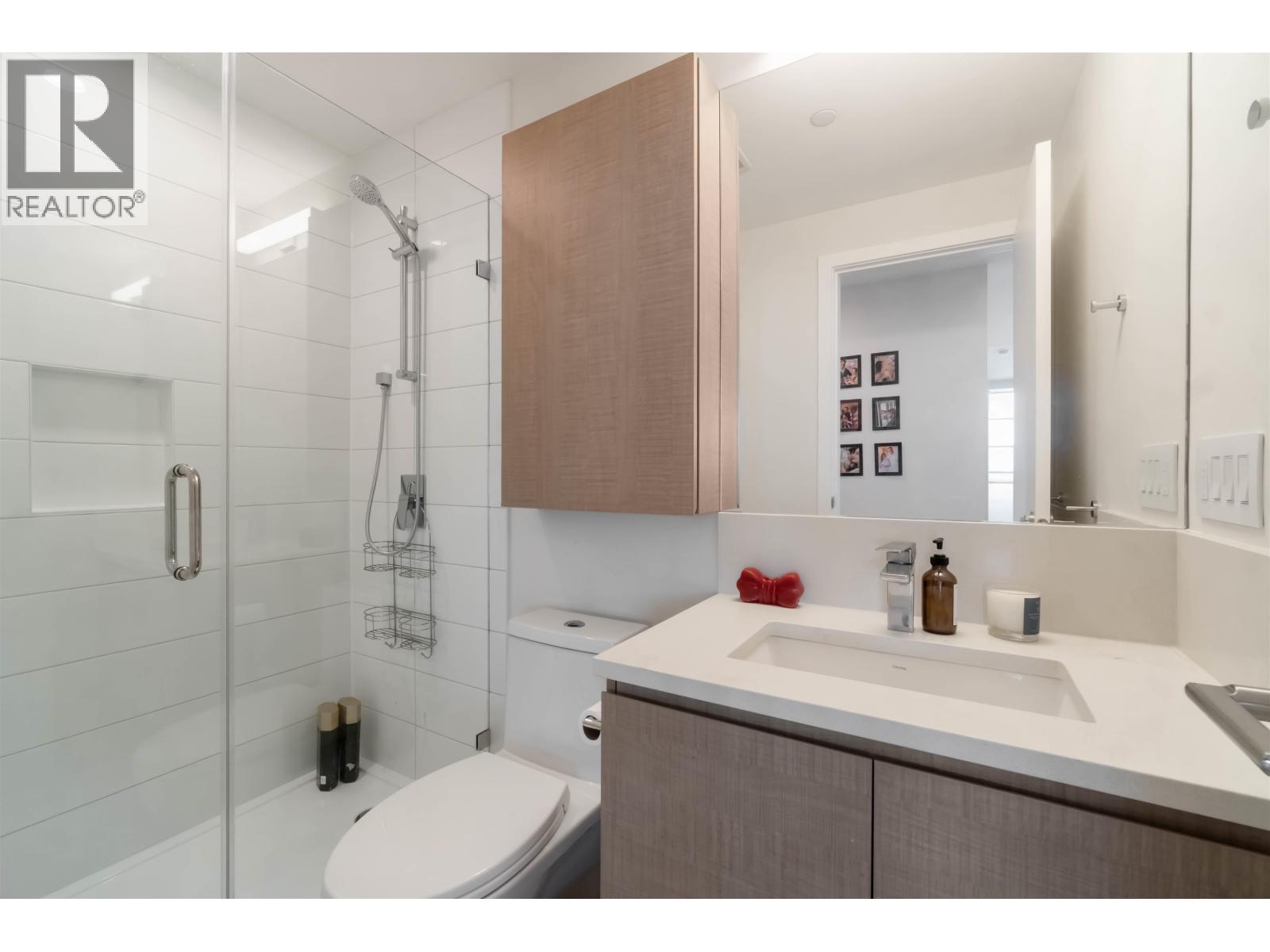 Photo 16 of 2607 4168 Lougheed Highway, Burnaby BC
