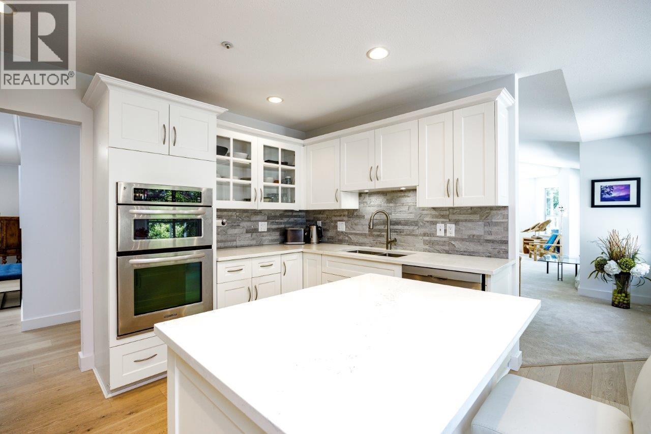 Photo 22 of 401 1283 Parkgate Avenue, North Vancouver BC