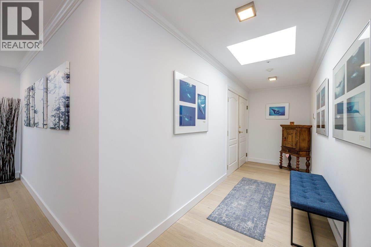 Photo 33 of 401 1283 Parkgate Avenue, North Vancouver BC