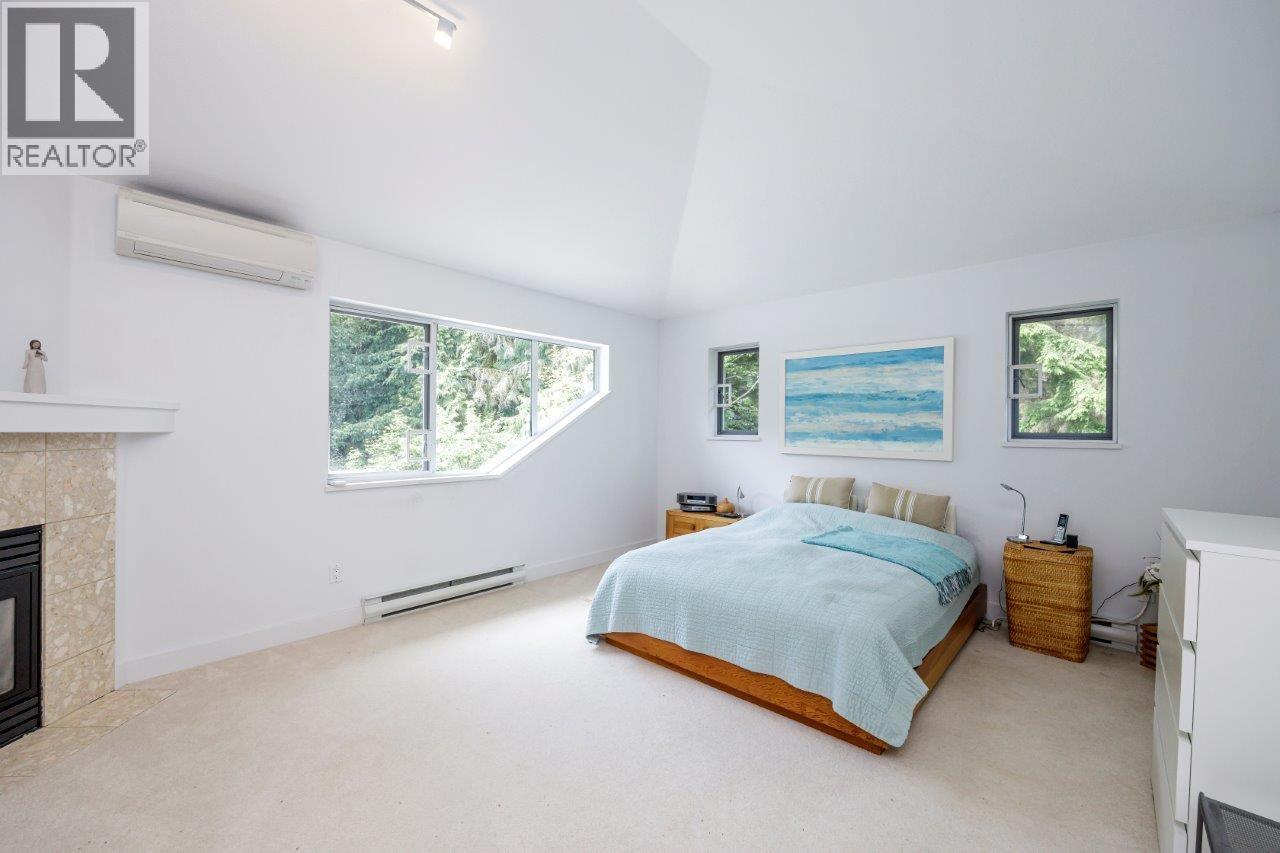 Photo 14 of 401 1283 Parkgate Avenue, North Vancouver BC