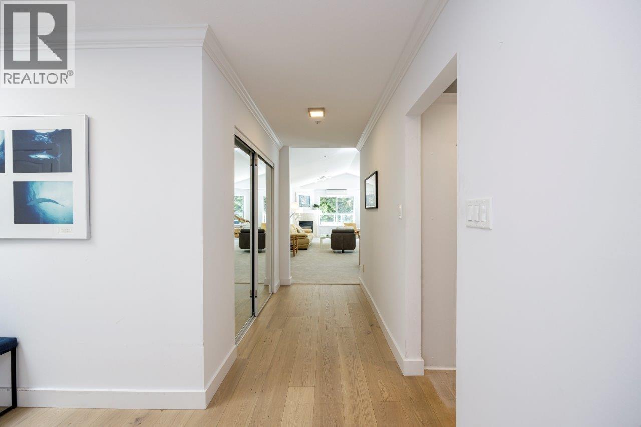 Photo 5 of 401 1283 Parkgate Avenue, North Vancouver BC