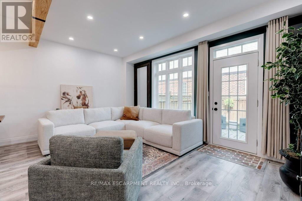 Photo 21 of 79 Browview Drive, Hamilton ON